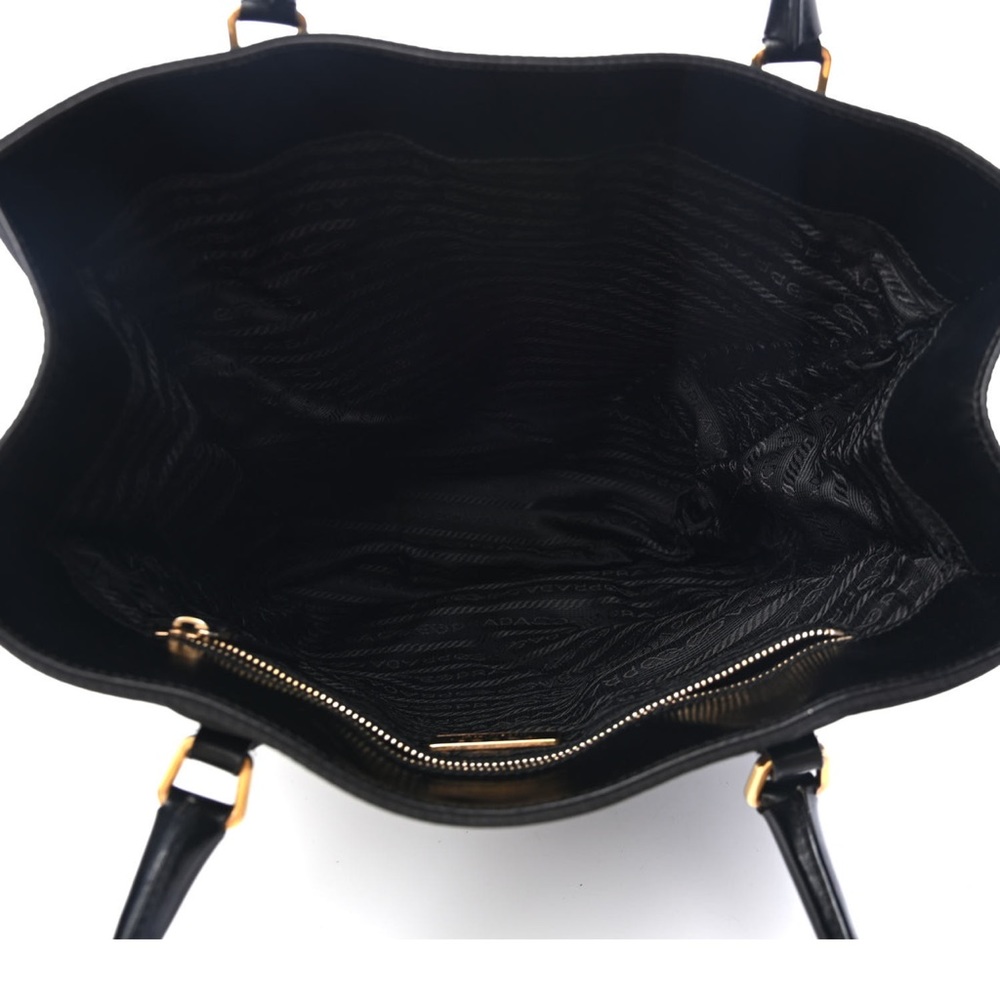 ❤️ AUTH. PRADA Tessuto Nylon Tote Black❤️ - Picture 4 of 12